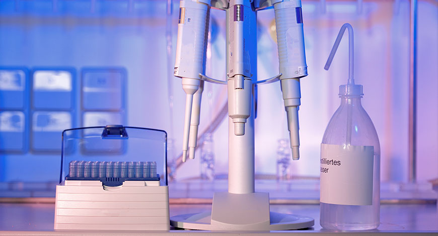 Immunochemistry instruments and reagents